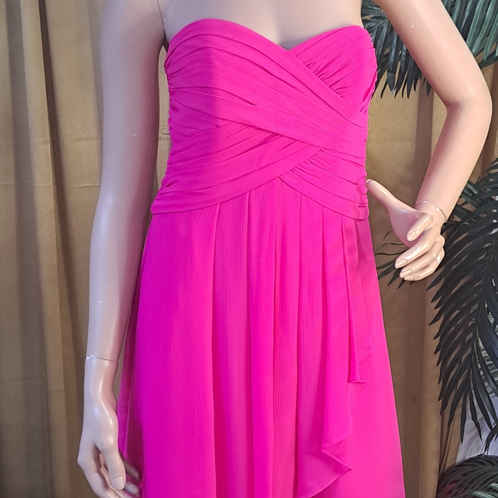 Formal David's Bridal fuchsia chiffon size 6 dress.